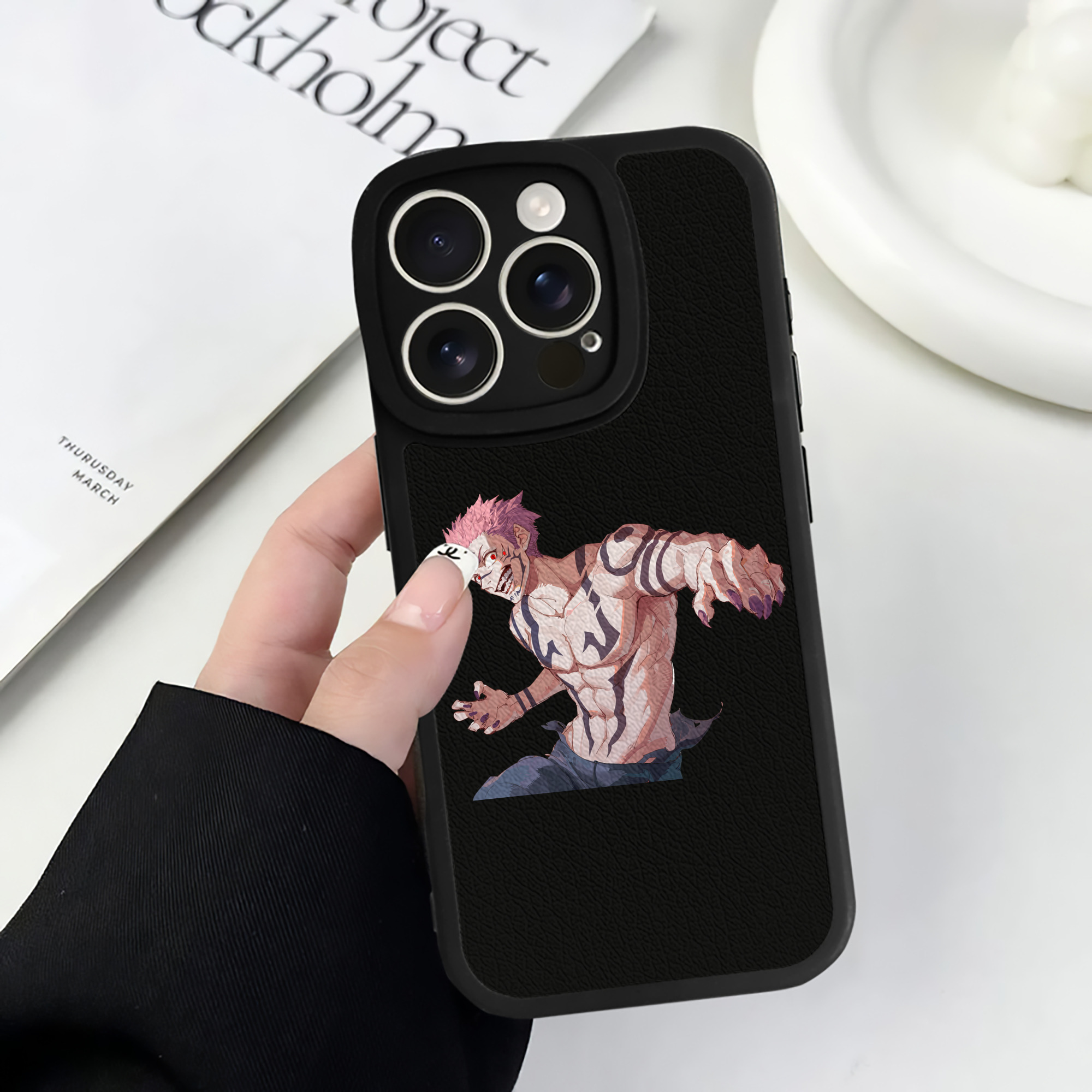 （画像用） 呪術廻戦 Jujutsu Kaisen 【iPhone 16シリーズ対応】シリコンスマホケース（レザー調） 材質：シリコン